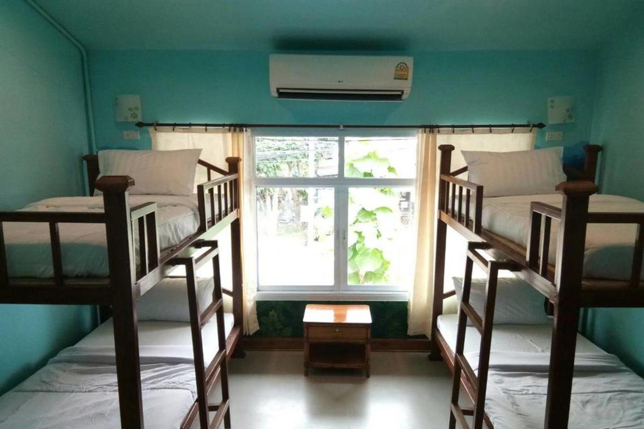 The Corner Transit Hostel Koh Samui Exterior photo