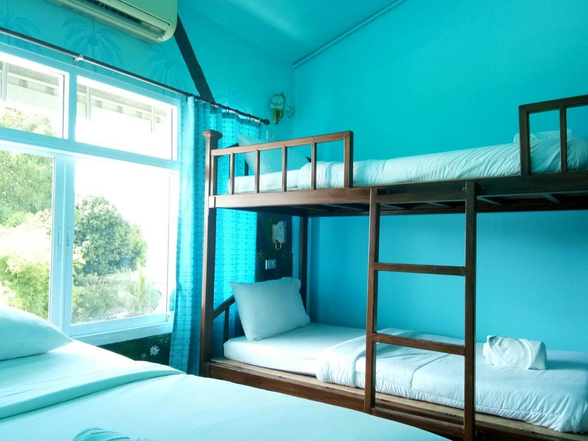 The Corner Transit Hostel Koh Samui Exterior photo