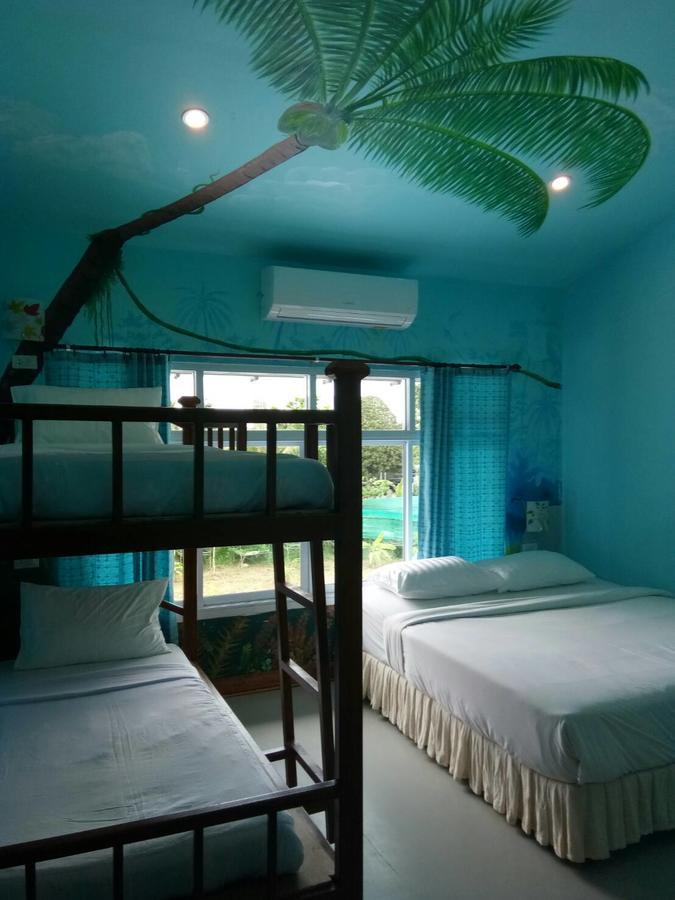 The Corner Transit Hostel Koh Samui Exterior photo
